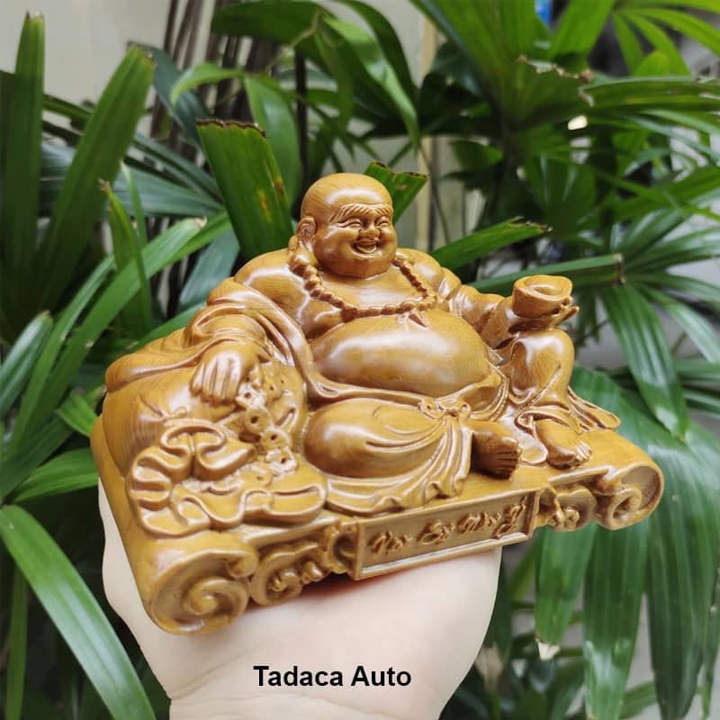 Tượng Di Lặc Bằng Gỗ Bách Xanh Để Taplo Xe Hơi